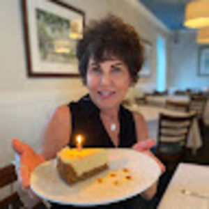 Meet your Posher, Laurie